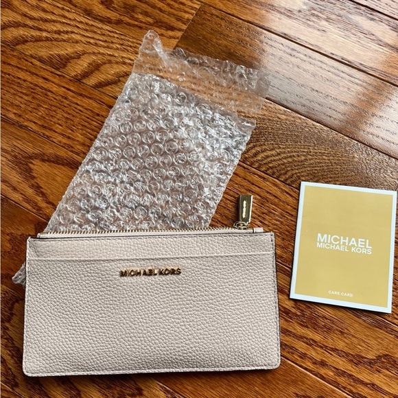 Michael Kors Handbags - New Michael Kors card holder